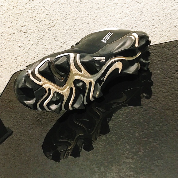 Size:8.5  color:black and white. Brand:NikE. - Picture 5 of 5